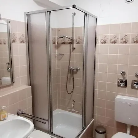 Apartment Haus Ornum